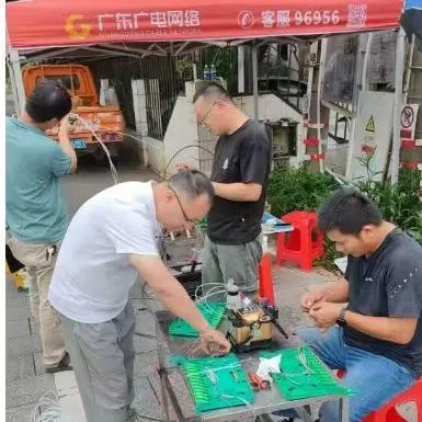 跨区驰援，，，，，与时间赛跑——怀集腾博汇官网中心机房恢复供电-腾博汇官网官方网站—腾博汇官网